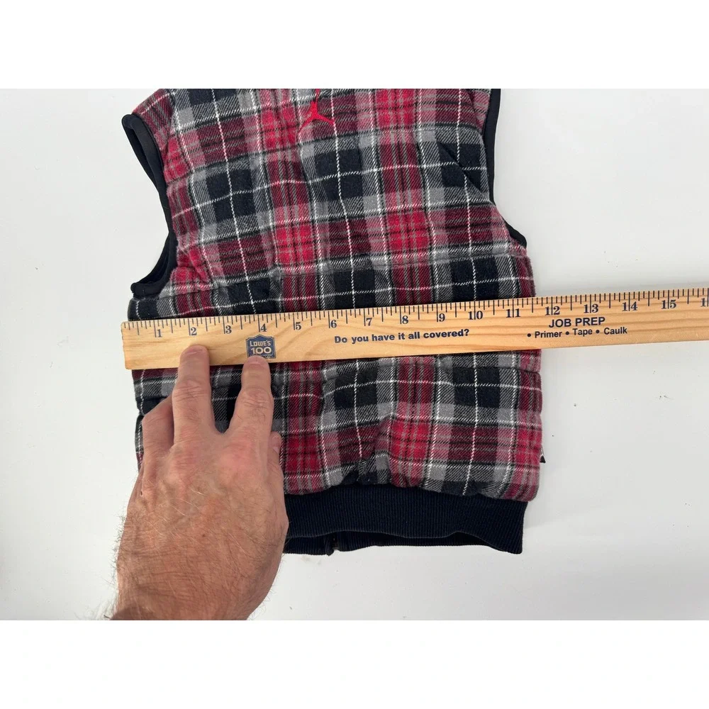 Kids Jordan Plaid Puffer Vest Red Black Gray 24M‎